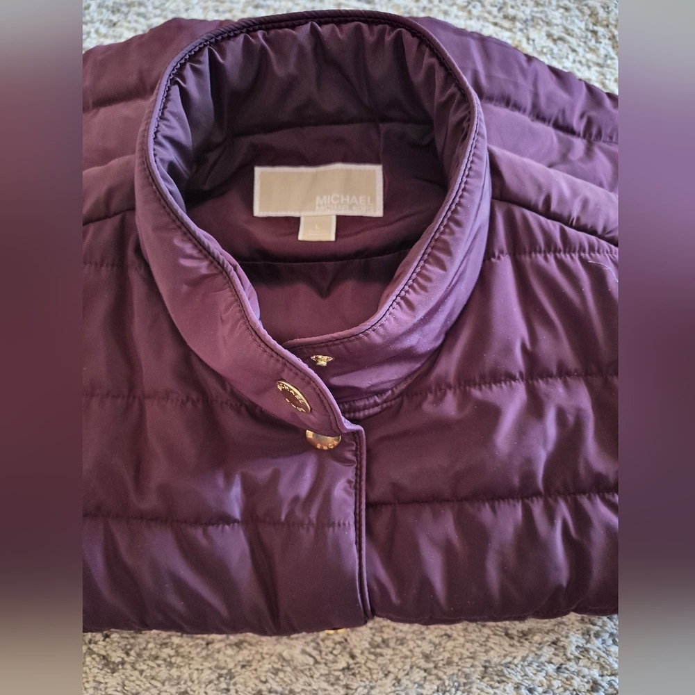 Almost NEW - MICHAEL KORS - Vest - Size Large - Rich Wine Color